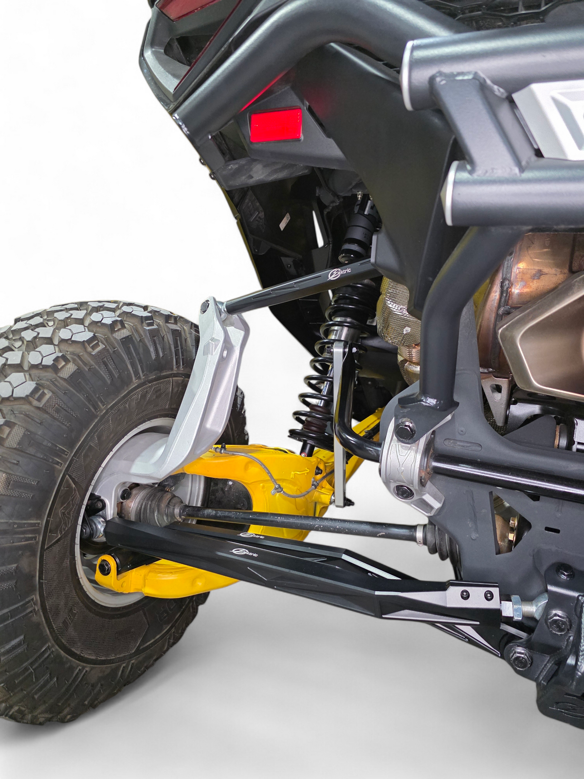 2024-2026 Can-Am Maverick R High Clearance Billet Radius Rods - Black - product view 3